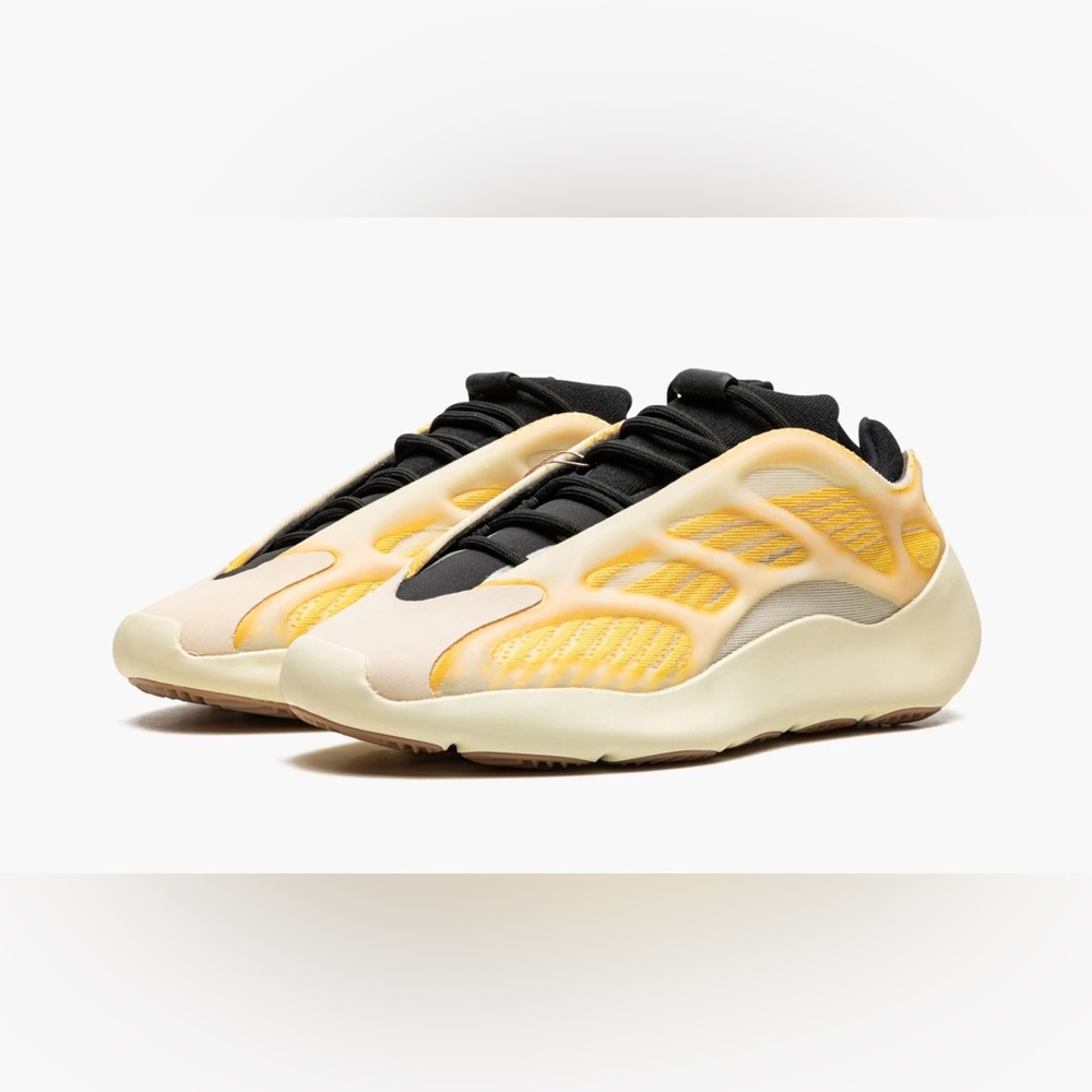 Adidas YEEZY 700 V3 "Mono Safflower"